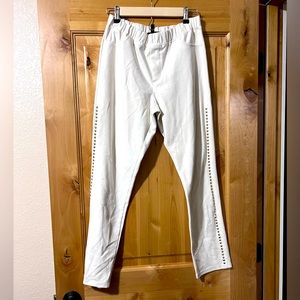 Antthony women’s studded pants size Med